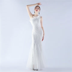 Craft Order High-End-Abendkleid mit Straußenfedern und Netznähten und Pailletten