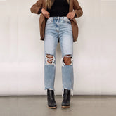 Retro-Jeans mit hoher Taille und Rissen