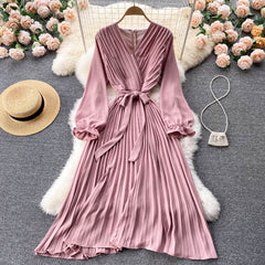 Robe longue à manches longues, col en V, nœud, lacets, taille cintrée, au-dessus du genou, style rétro français, grande robe trapèze plissée