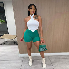 gilet à col licou et épaules dénudées