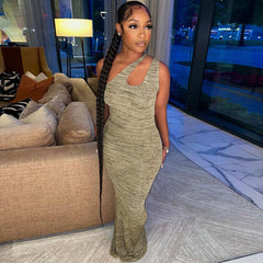 Robe sans manches à épaules amincissantes et coupe ajustée