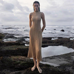 Robe longue en tricot sans manches, col haut, taille haute, coupe slim