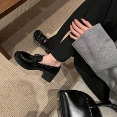 Nouvelles chaussures à talons épais et souples noires à talons hauts