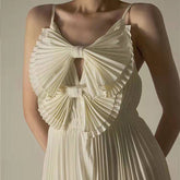 French Romantic Strapazierfähiges, plissiertes Hosenträgerkleid in Schleifenform