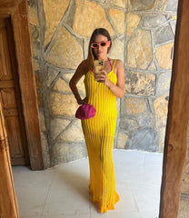 Robe longue en laine à volants et découpes fourreau