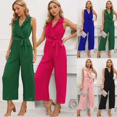 Ärmelloser Jumpsuit mit Volant und Plissee und V-Ausschnitt