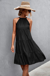 Kleid mit Neckholder-Trägern und Raffungen