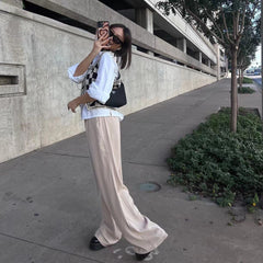 Frühe Strickweste mit V-Ausschnitt und Leinenoberfläche, Million Can Schachbrett-Karomantel mit kariertem ide-Kleinmantel