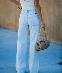 Jeans mit hoher Taille und weitem Loch