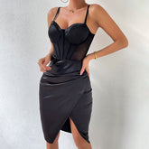 Hochwertiges Kleid mit Korsett und Stäbchen, schmale Passform, hochgeschlitztes Camisole-Kleid