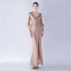 Craft – Langärmliges Abendkleid mit Pailletten und Straußenfedern