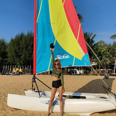 T-shirt slim à manches longues et col en U avec impression de positionnement