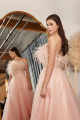 Robe de mariée en ligne à paillettes et col en fourrure, épaules dénudées
