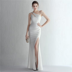 Satin Slim Fit One Shoulder Langes Debütantinnen-Galadinner Abnehmendes Fischschwanz-Hochzeitsautomodell-Ausstellungskleid