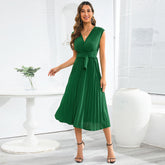 Robe mi-longue plissée sans manches à col en V et lacets, coupe ajustée, populaire