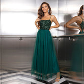 Abendkleid mit Paillettengaze-Nähten und kontrastfarbenem Pailletten-Netz-Camouflagekleid