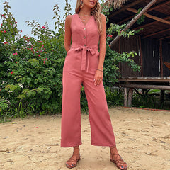 Ärmelloser, lässiger Jumpsuit zum Schnüren am Meer