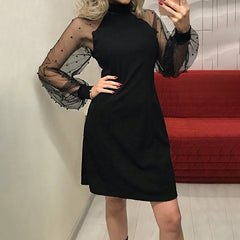 Robe de Noël courte en maille à manches longues, taille haute, ajustée et drapée sur les hanches