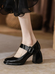 Chaussures rétro en cuir à talons hauts et bout carré