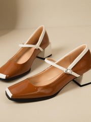 Mary Jane-Schuhe aus Lackleder mit klobigem Absatz
