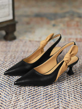 Sandales à talons aiguilles et à lanières à bout pointu