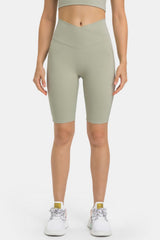 Short cycliste taille haute avec poches