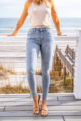 Knöchellange Distressed-Jeans mit Taschen