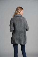 Tunika-Pullover mit Trichterhals und sichtbaren Nähten