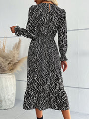 Robe mi-longue imprimée à manches volantées et col en V
