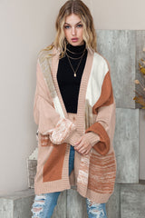 Khakifarbene Strickjacke mit offener Vorderseite und überschnittener Schulter