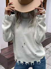 Distressed-Pullover mit hohem Kragen und schulterfreien Schnitten