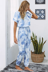 Kurzärmliger Jumpsuit mit Batikmuster und Taschen
