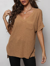 High-Low-Stricktop mit V-Ausschnitt und Schlitz