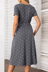 T-Shirt-Kleid mit Gürtel und Taschen