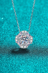 Collier chaîne avec pendentif géométrique en moissanite