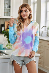 Hoodie mit Batikmuster und überschnittenen Schultern