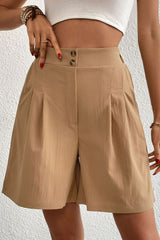 Short boutonné à taille élastique et détails plissés