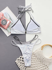 Zweiteiliges Neckholder-Bikini-Set mit Kunstschichten