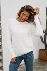 Flauschiger Pullover mit überschnittenen Schultern und Rundhalsausschnitt