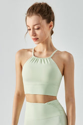 Kurzes Sport-Camisole mit gekreuzten, gerafften Details