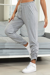 Hose mit Kordelzug in der Taille und Rüschendetail