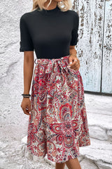 Robe imprimée à manches courtes et ceinture