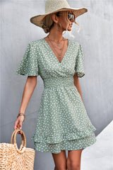 Robe à volants superposés à taille froncée et imprimée