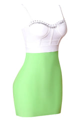 Zweifarbiges Bandagekleid mit Spaghettiträgern und Strass-Detail