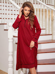 Langärmliges Nachthemd mit Blumenmuster und halbhohem Knopf