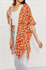 Kimono Justin Taylor à bordure contrastée et motif floral en fleurs d'agrumes