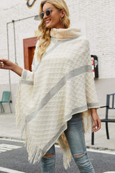 Poncho à volants et col montant avec bordure en fausse fourrure
