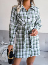 Kariertes Hemdblusenkleid mit Knopfleiste und Schnürung vorne