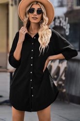 Robe chemise boutonnée sur le devant, ourlet incurvé, manches raglan