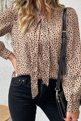 Bluse mit Puffärmeln und Bindekragen im Animalprint